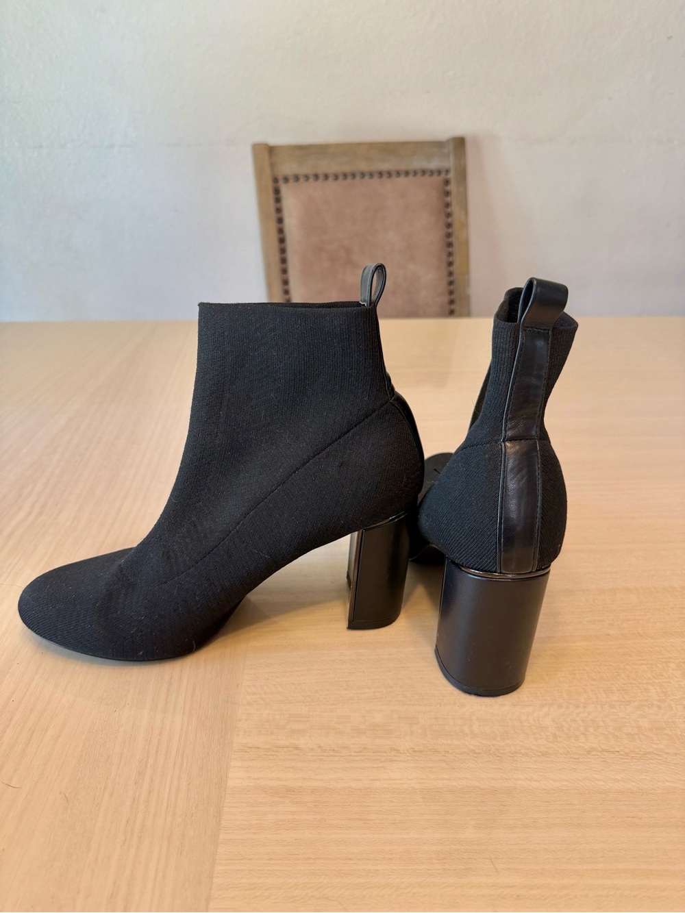 🖤 BCBG Black Ribbed Faux Leather Sockboot Almond-Toe Chunky Ankle Sock Boots 10